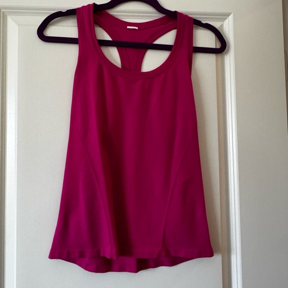 Fabletics Feather Tech+ Racerback Tank Pink Dragonfruit - Picture 5 of 8